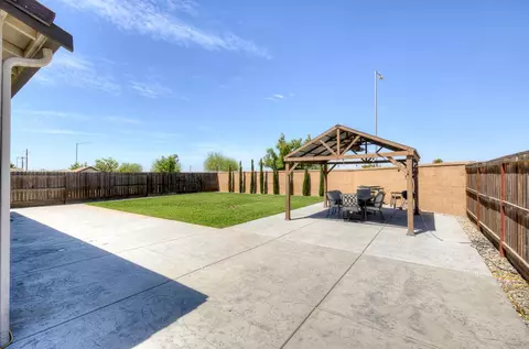 Exterior - 3609 Pacifica Dr, Madera, CA 93637 photo 4 of 13