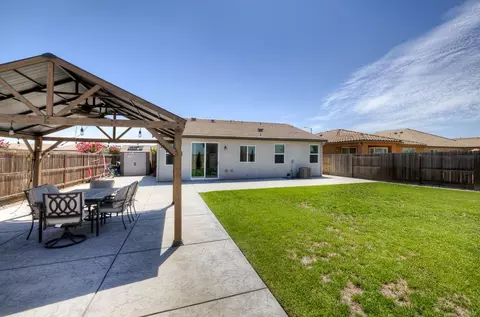 Exterior - 3609 Pacifica Dr, Madera, CA 93637 photo 7 of 13
