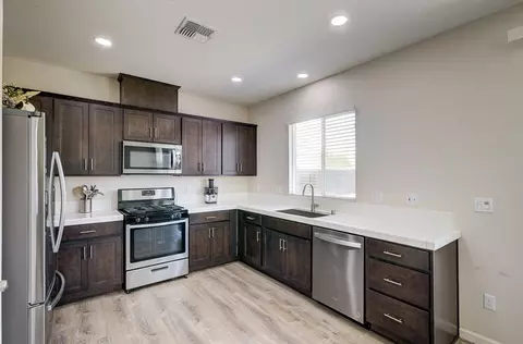 Kitchen - 3609 Pacifica Dr, Madera, CA 93637 photo 2 of 4