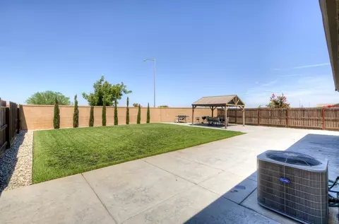 Exterior - 3609 Pacifica Dr, Madera, CA 93637 photo 5 of 13