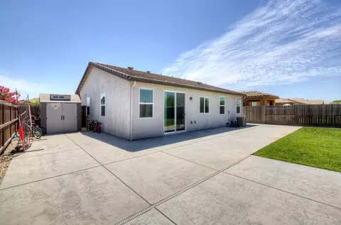 Exterior - 3609 Pacifica Dr, Madera, CA 93637 photo 6 of 13
