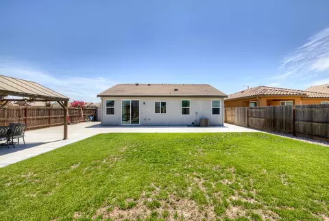 Exterior - 3609 Pacifica Dr, Madera, CA 93637 photo 9 of 13