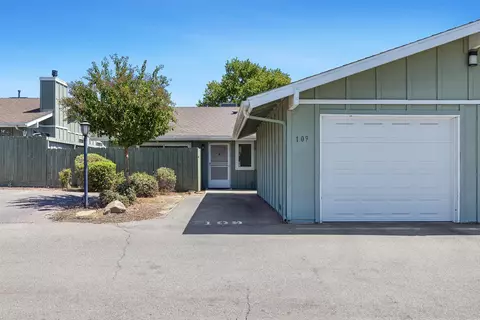 297 E Bullard Ave #109, Fresno, CA 93710