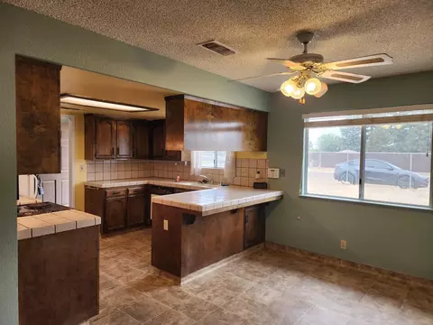 Kitchen - 24624 Tropical Dr, Madera, CA 93638 photo 2 of 4