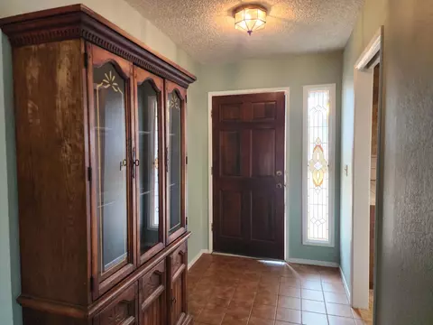 Entry Way - 24624 Tropical Dr, Madera, CA 93638 photo 1 of 2