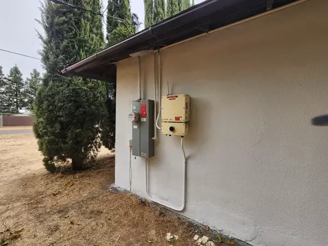 Exterior - 24624 Tropical Dr, Madera, CA 93638 photo 10 of 22