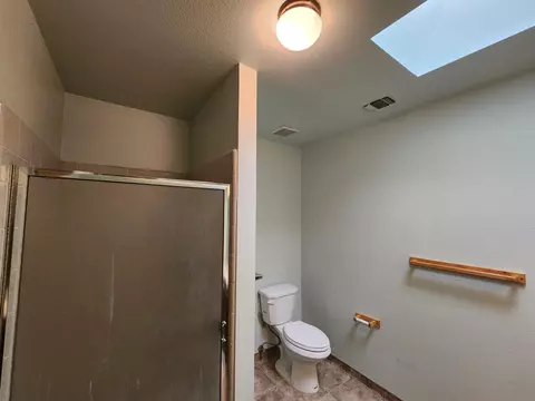 Bath - 24624 Tropical Dr, Madera, CA 93638 photo 7 of 8