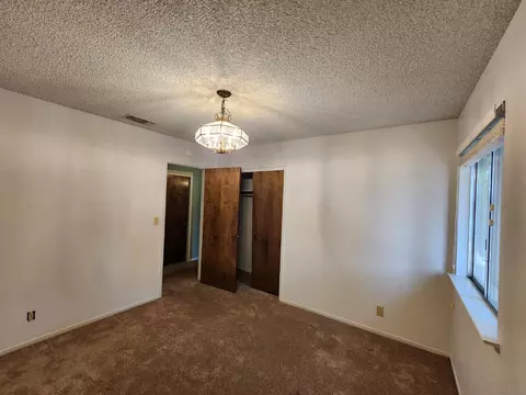 Bedroom - 24624 Tropical Dr, Madera, CA 93638 photo 1 of 6