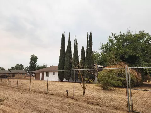 Exterior - 24624 Tropical Dr, Madera, CA 93638 photo 16 of 22