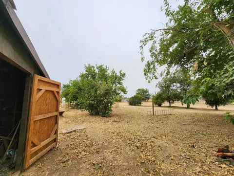 Exterior - 24624 Tropical Dr, Madera, CA 93638 photo 7 of 22