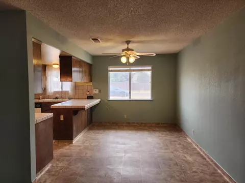 Living - 24624 Tropical Dr, Madera, CA 93638 photo 5 of 7