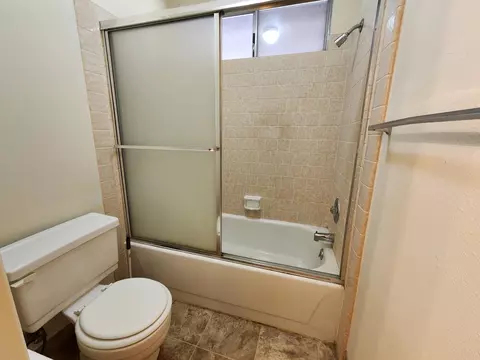 Bath - 24624 Tropical Dr, Madera, CA 93638 photo 3 of 8