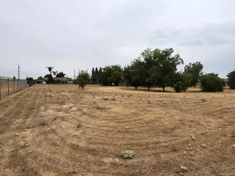 Exterior - 24624 Tropical Dr, Madera, CA 93638 photo 18 of 22
