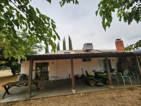 Exterior - 24624 Tropical Dr, Madera, CA 93638 photo 4 of 22