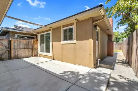 Exterior - 4887 E Pico Ave, Fresno, CA 93726 photo 4 of 7
