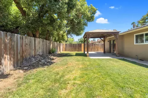 Exterior - 4887 E Pico Ave, Fresno, CA 93726 photo 7 of 7