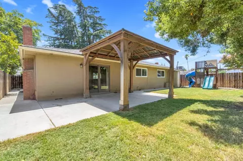 Exterior - 4887 E Pico Ave, Fresno, CA 93726 photo 6 of 7