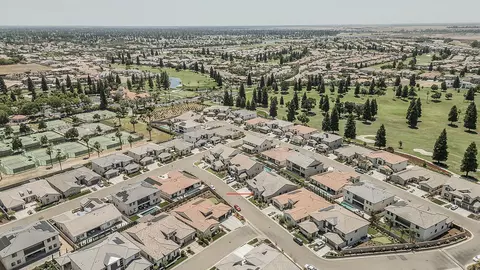 View/Area - 2825 E Beech Tree Dr, Fresno, CA 93730 photo 3 of 5