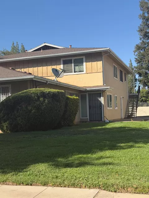 4960 N Holt Ave #101, Fresno, CA 93705