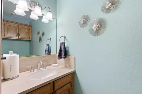 Bath - 139 E Chestnut, Visalia, CA 93277 photo 1 of 5