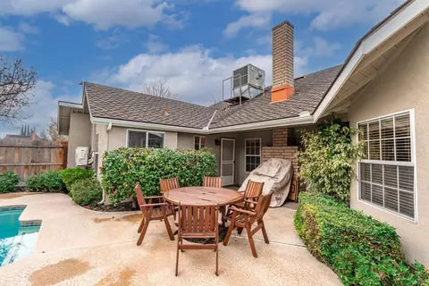 Exterior - 139 E Chestnut, Visalia, CA 93277 photo 4 of 7