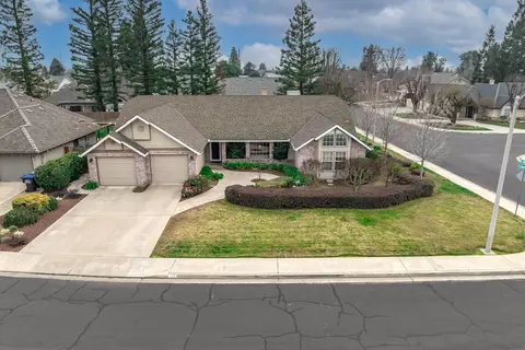 View/Area - 139 E Chestnut, Visalia, CA 93277 photo 2 of 6