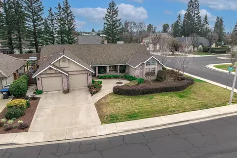 View/Area - 139 E Chestnut, Visalia, CA 93277 photo 3 of 6