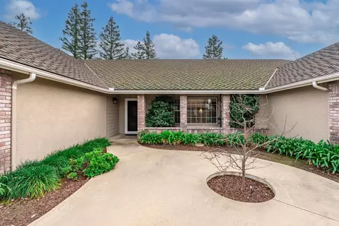 Exterior - 139 E Chestnut, Visalia, CA 93277 photo 3 of 7