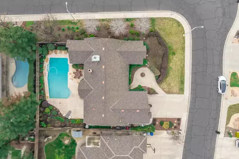 View/Area - 139 E Chestnut, Visalia, CA 93277 photo 4 of 6