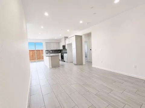 Living - 780 Josephine Ave, Madera, CA 93636 photo 3 of 4