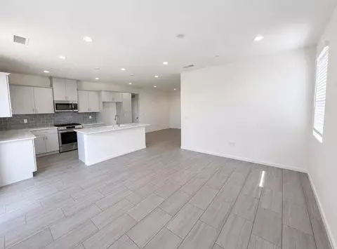 Living - 780 Josephine Ave, Madera, CA 93636 photo 4 of 4