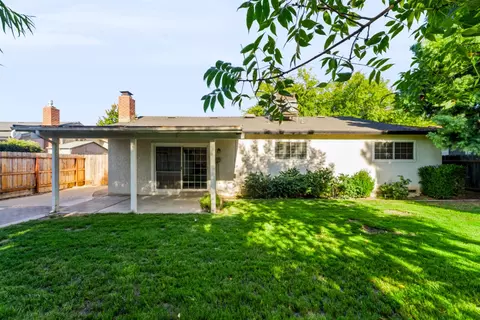 Exterior - 2386 Stanford Ave, Clovis, CA 93611 photo 4 of 8