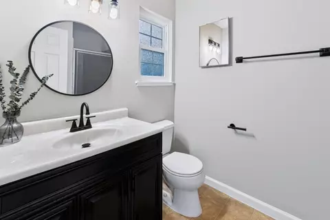 Bath - 2386 Stanford Ave, Clovis, CA 93611 photo 2 of 3
