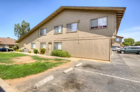 808 Green Way, Madera, CA 93638 photo 3