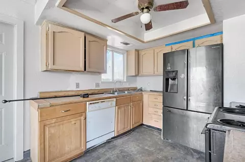 Kitchen - 7741 24th Ave, Lemoore, CA 93245 photo 2 of 3