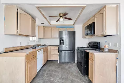 Kitchen - 7741 24th Ave, Lemoore, CA 93245 photo 3 of 3