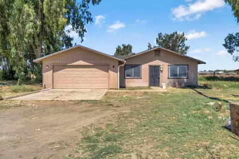 Exterior - 7741 24th Ave, Lemoore, CA 93245 photo 2 of 5