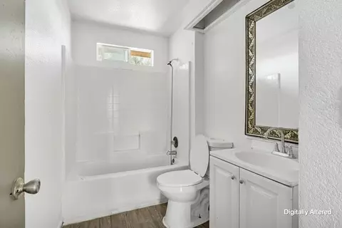 Bath - 7741 24th Ave, Lemoore, CA 93245 photo 2 of 2