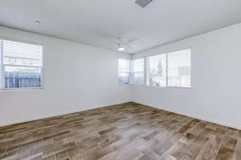 Living - 501 Farmhouse Ln, Clovis, CA 93619 photo 2 of 2