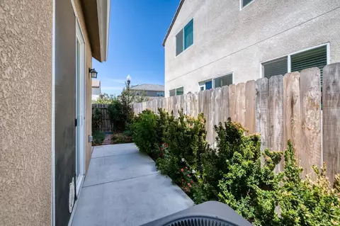Exterior - 501 Farmhouse Ln, Clovis, CA 93619 photo 9 of 9