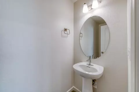 Bath - 501 Farmhouse Ln, Clovis, CA 93619 photo 1 of 3