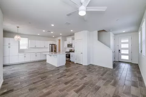 Other - 501 Farmhouse Ln, Clovis, CA 93619 photo 2 of 10