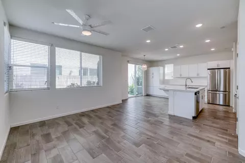 Other - 501 Farmhouse Ln, Clovis, CA 93619 photo 3 of 10