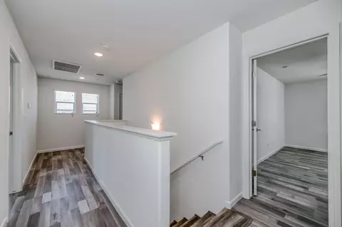 Entry Way - 501 Farmhouse Ln, Clovis, CA 93619 photo 2 of 2