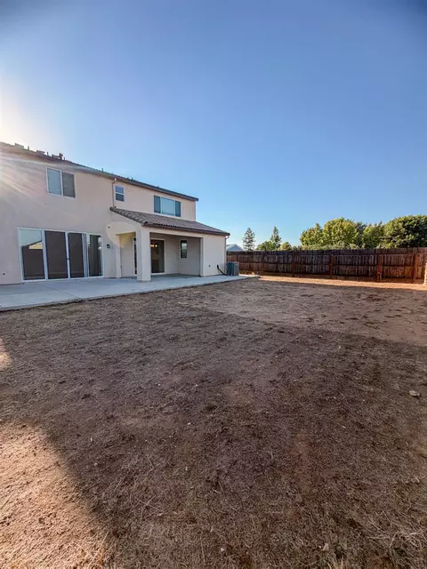 Exterior - 3335 Las Rosas Ave, Clovis, CA 93619 photo 5 of 6