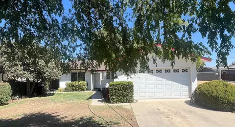 1029 E Cortland Ave, Fresno, CA 93704