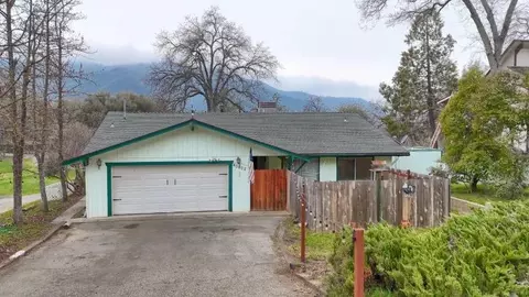 Exterior - 40632 Goldside Dr, Oakhurst, CA 93644 photo 3 of 11