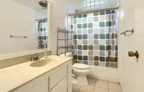 Bath - 40632 Goldside Dr, Oakhurst, CA 93644 photo 1 of 3