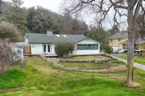Exterior - 40632 Goldside Dr, Oakhurst, CA 93644 photo 9 of 11