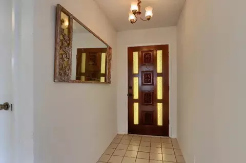 Entry Way - 40632 Goldside Dr, Oakhurst, CA 93644 photo 1 of 2
